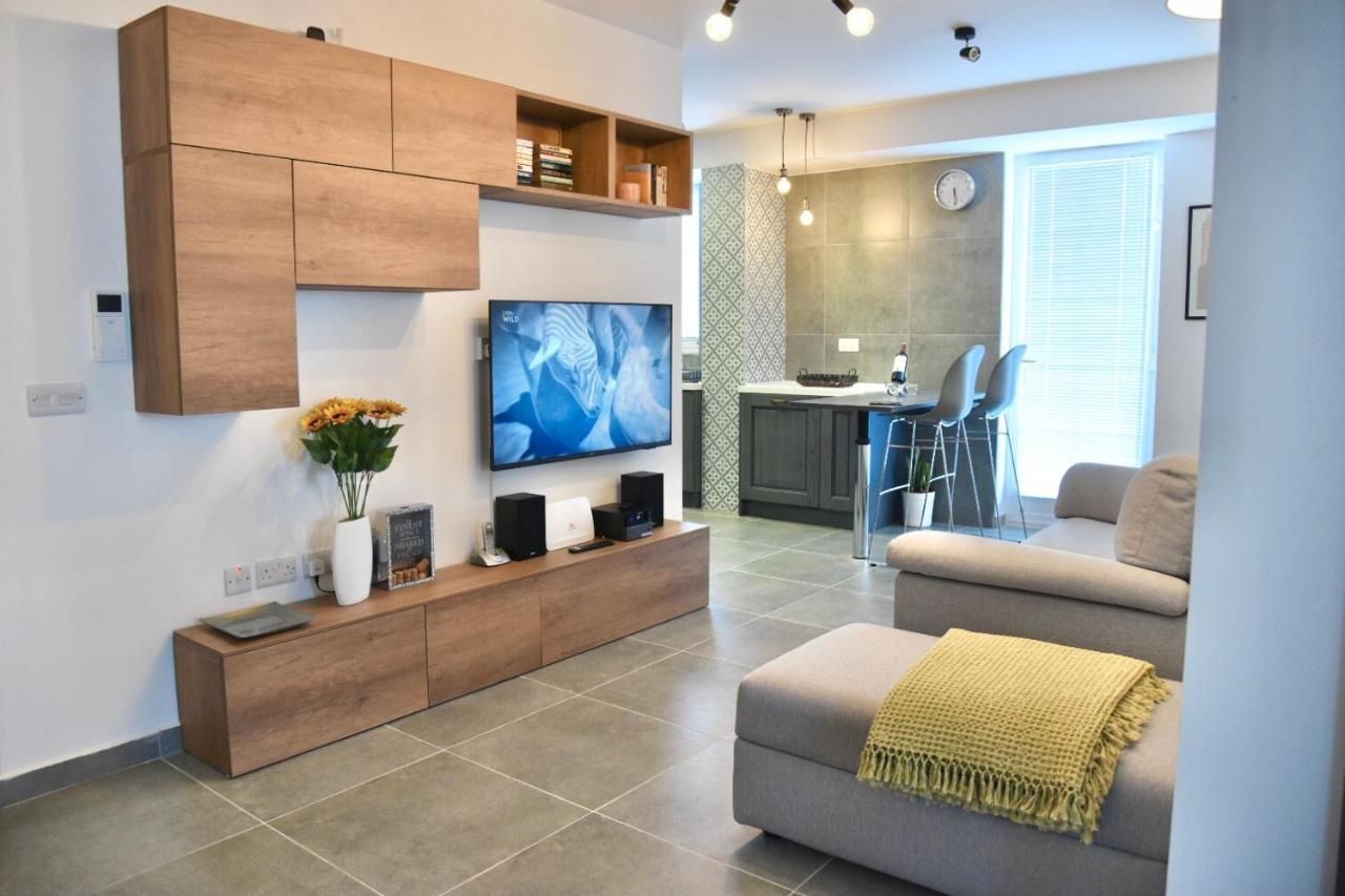 Bright & Modern 2-Bedroom, 4Th Floor Apartment In Gzira, Malta Esterno foto