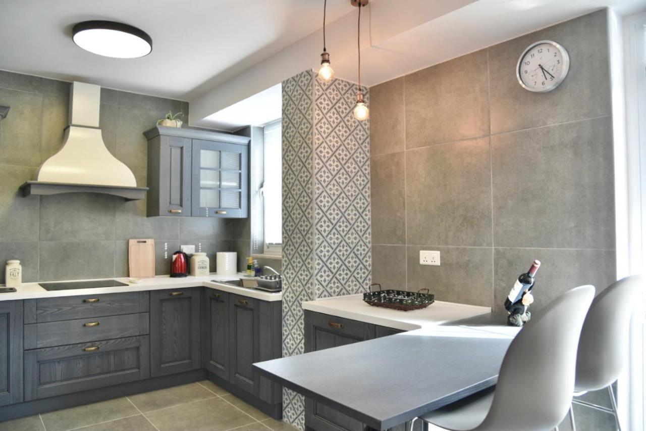 Bright & Modern 2-Bedroom, 4Th Floor Apartment In Gzira, Malta Esterno foto