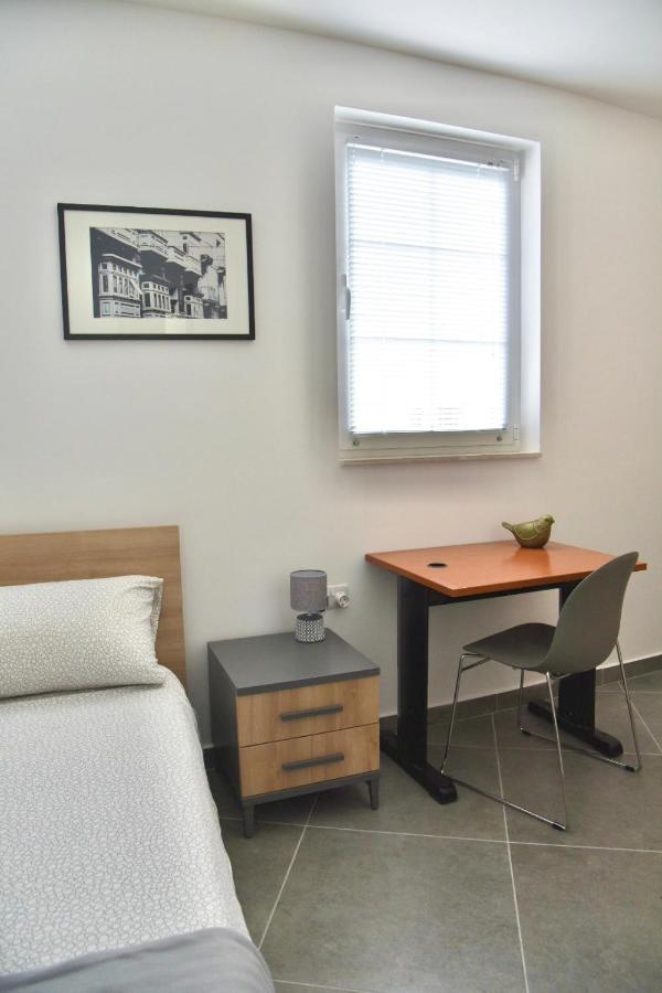 Bright & Modern 2-Bedroom, 4Th Floor Apartment In Gzira, Malta Esterno foto